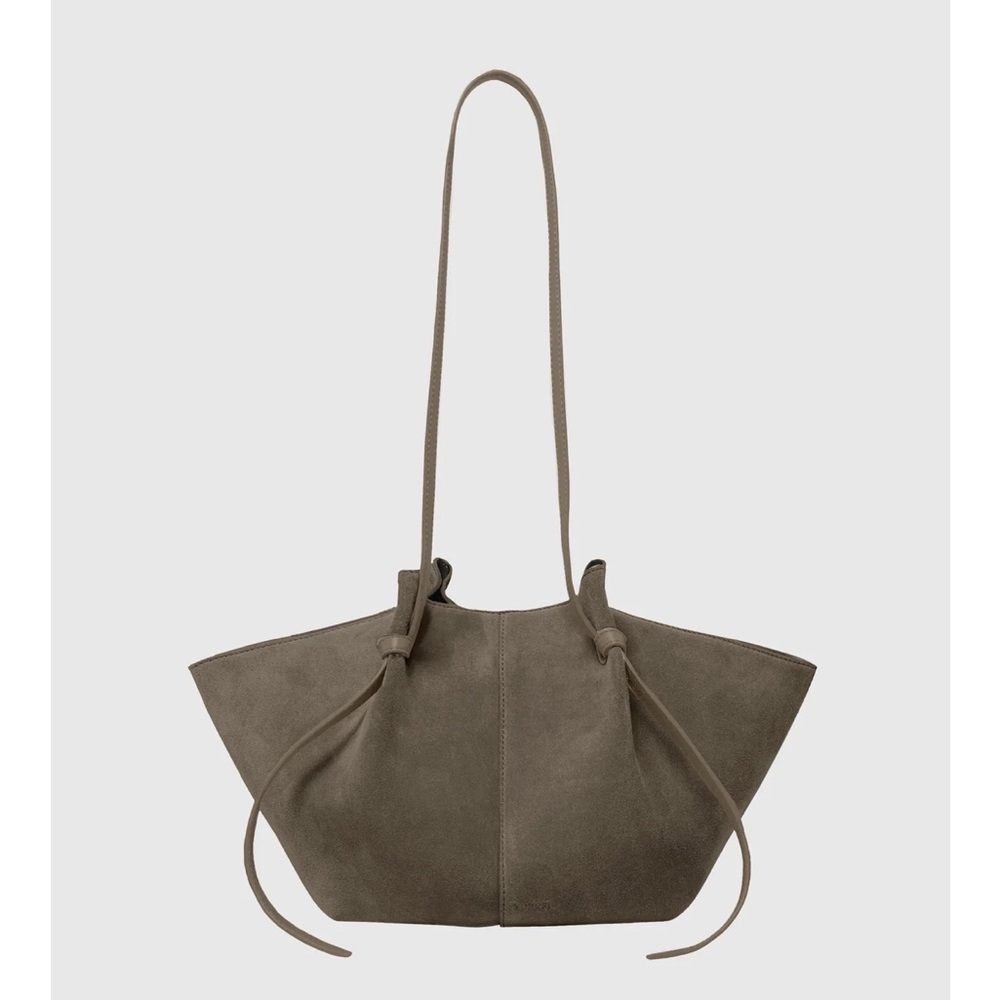 🩵SOLD🩵 Yuzefi Mochi bag